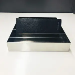 showcase for glasses